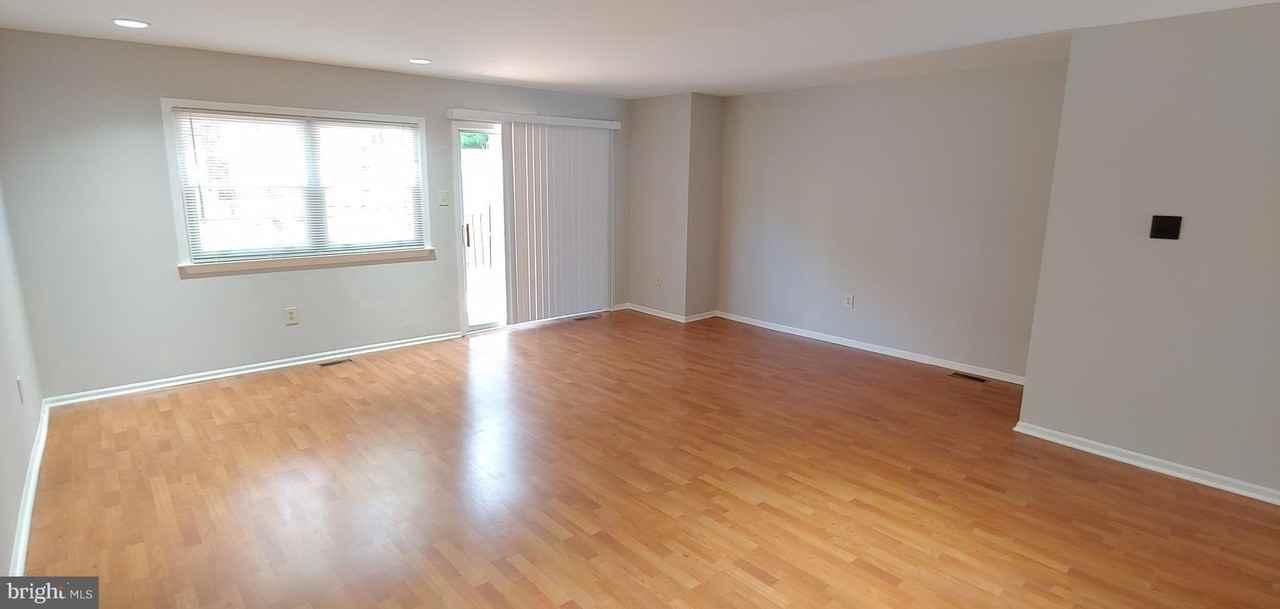 25 Hamlet Dr - Photo 3 of 28