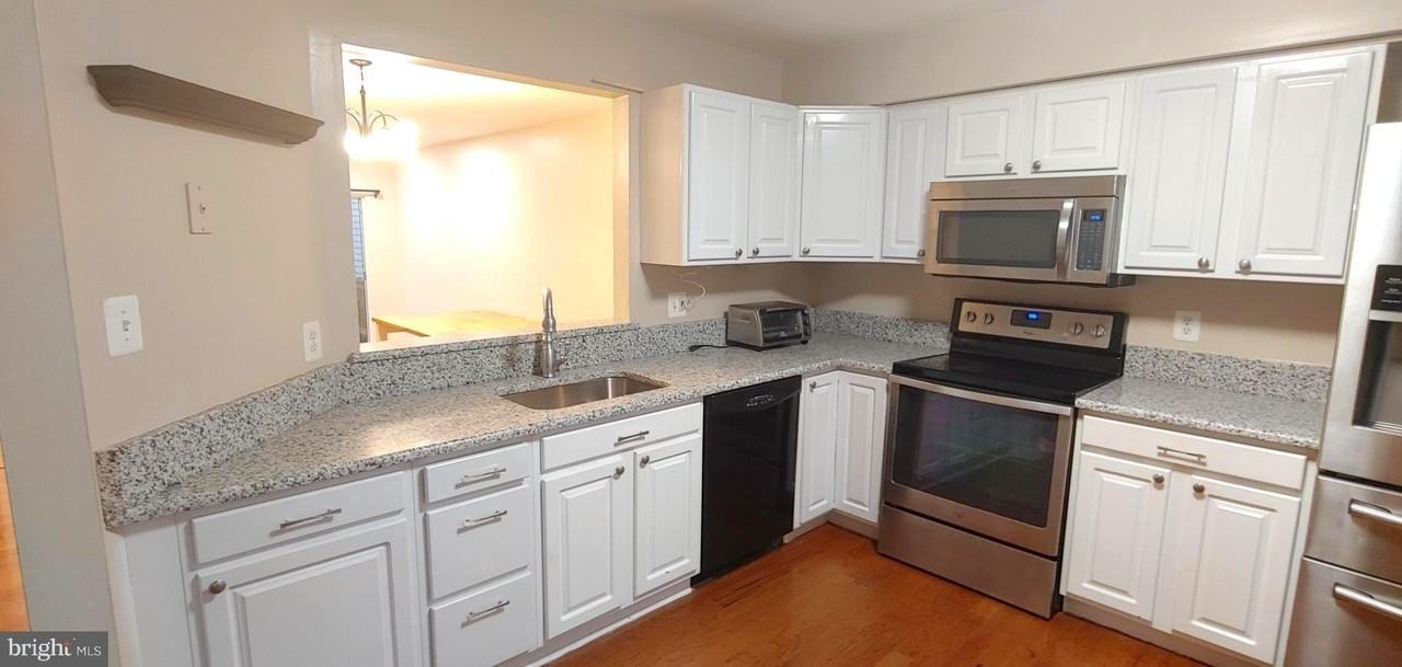 4 Steeplejack Ct - Photo 3 of 33