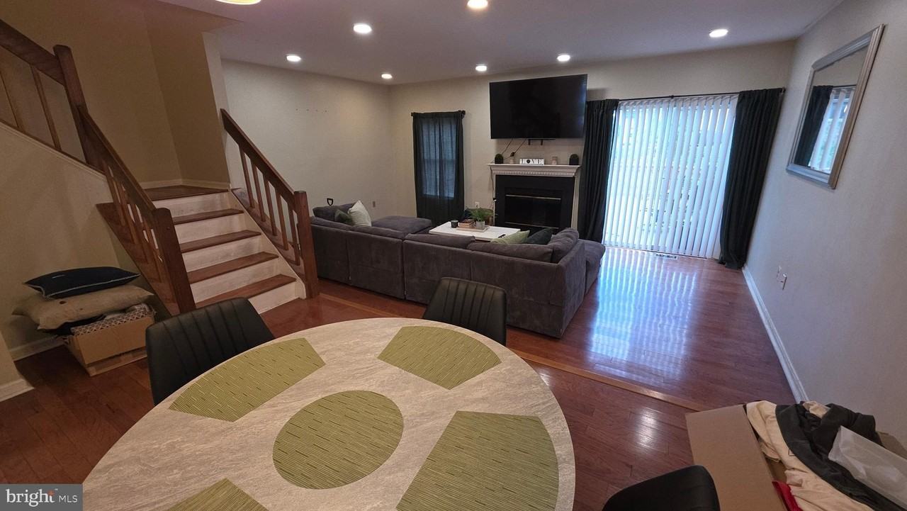 4 Steeplejack Ct - Photo 7 of 33