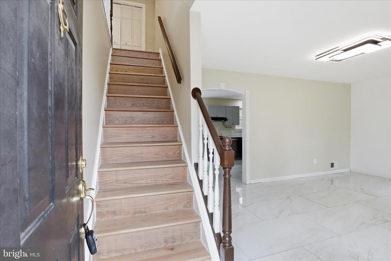 3454 Tamarack Ct - Photo 3 of 37