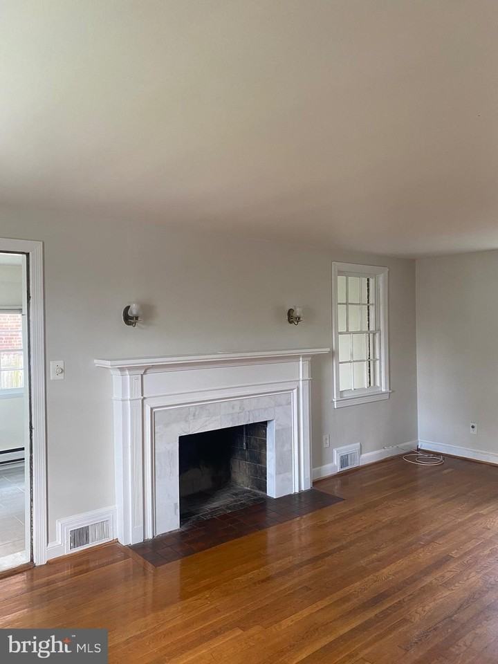 4412 Jones Bridge Rd - Photo 6 of 19