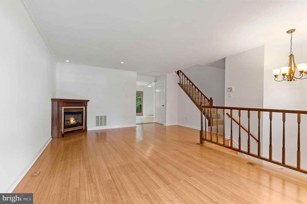 10504 Pine Haven Ter - Photo 5 of 31