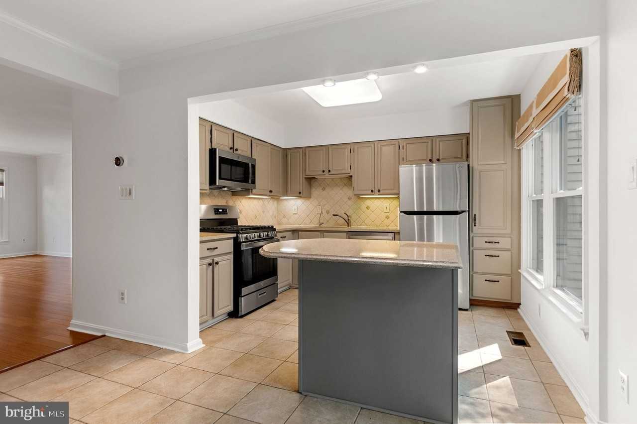 10504 Pine Haven Ter - Photo 6 of 31