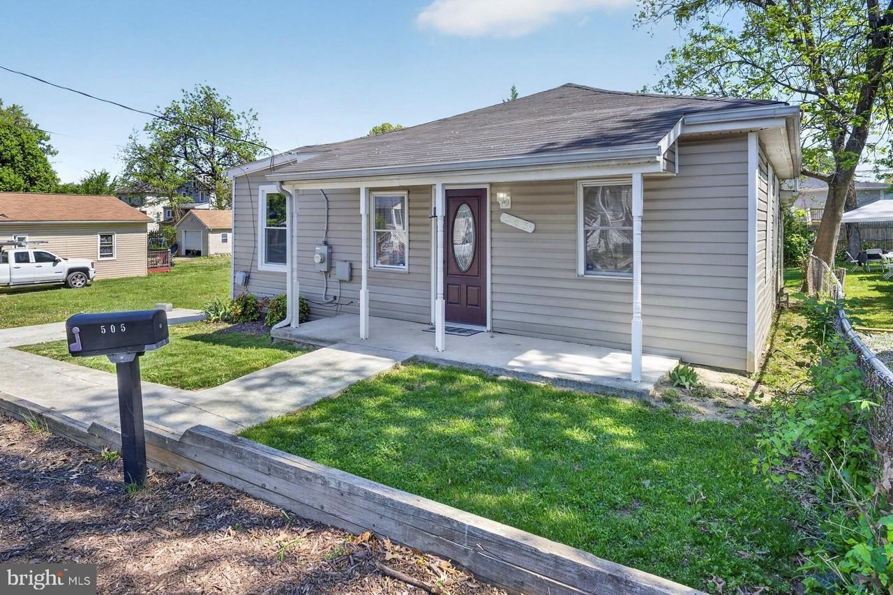 505 69th St - Photo 2 of 28