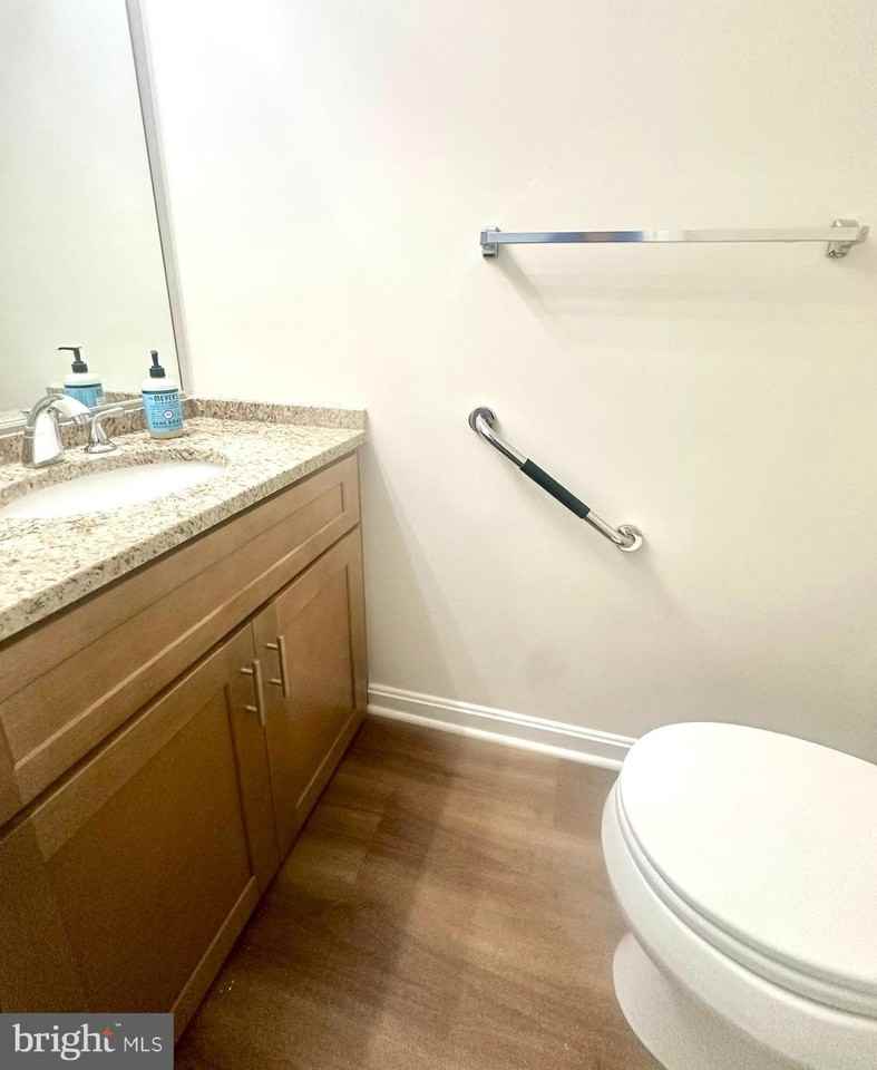 14510 London Ln - Photo 3 of 23