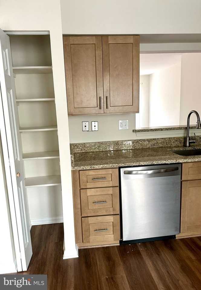 14510 London Ln - Photo 5 of 23