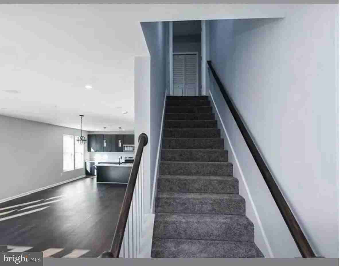 4719 Prince Georges Ave - Photo 4 of 11