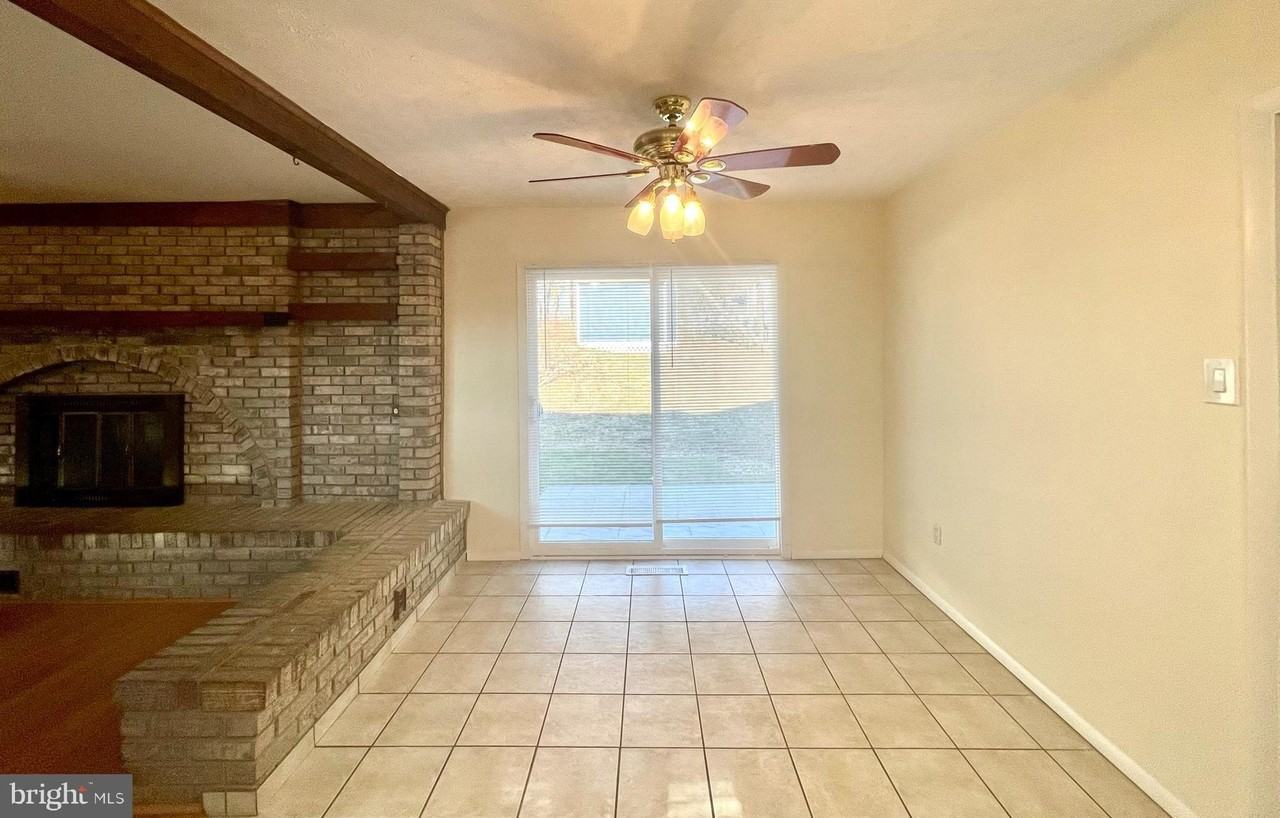 4015 William Ln - Photo 7 of 19