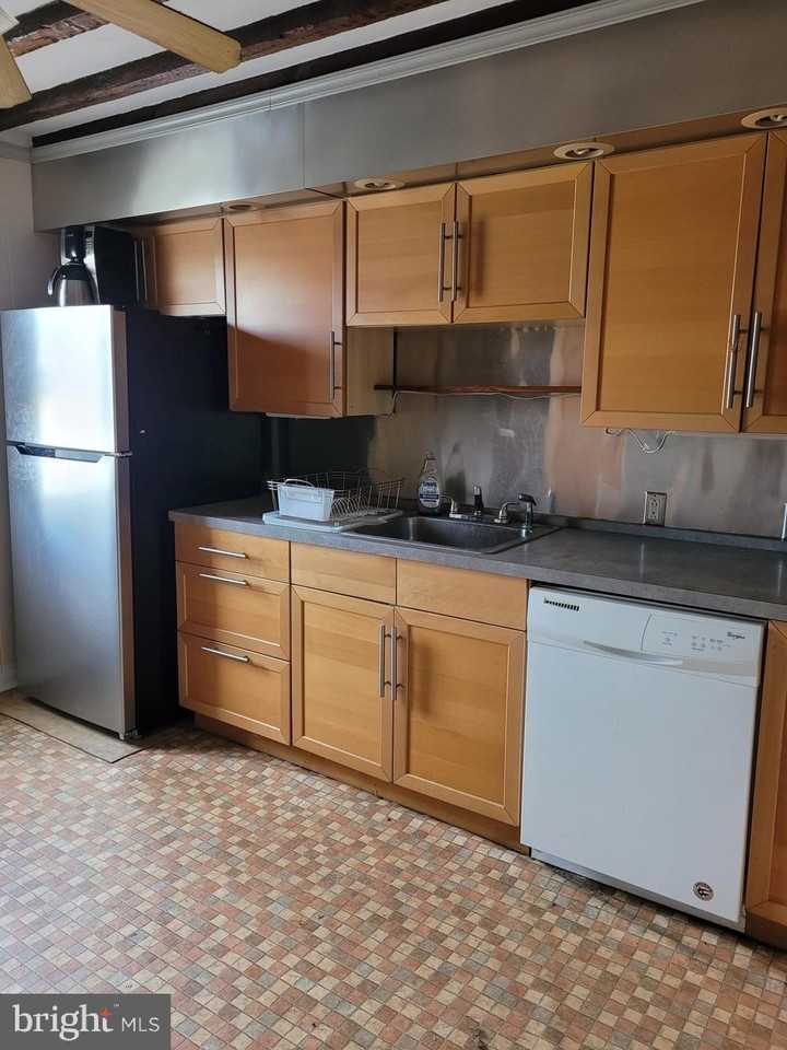 308 Ash St - Photo 3 of 16