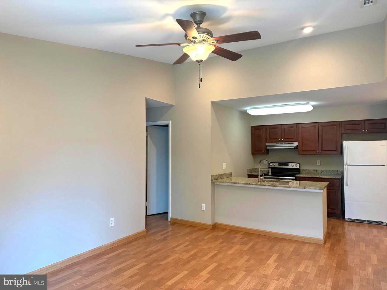 258 Barclay Ct - Photo 7 of 18