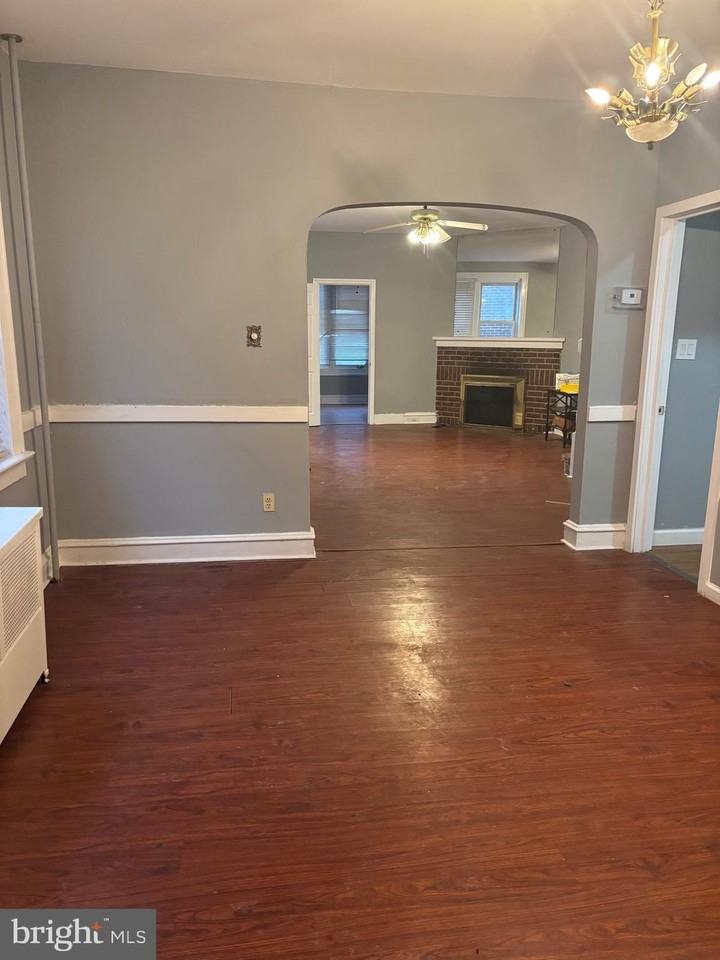 649 W State St - Photo 3 of 15