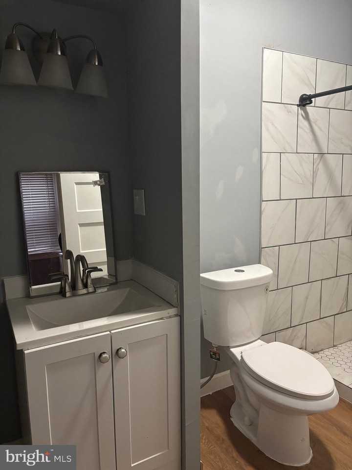 649 W State St - Photo 6 of 15