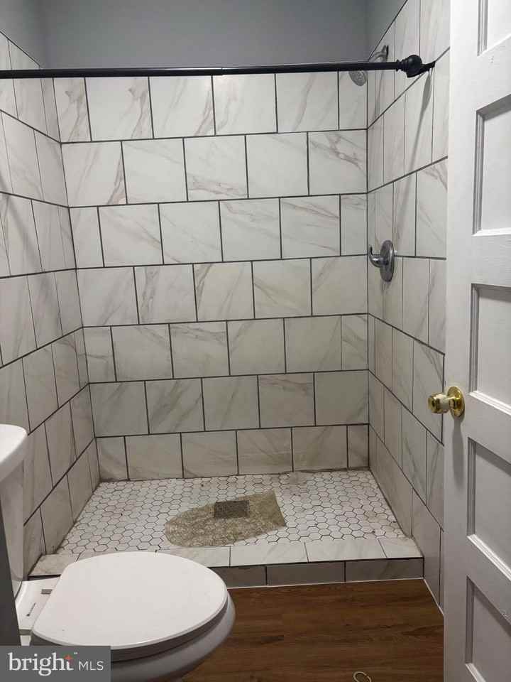 649 W State St - Photo 7 of 15