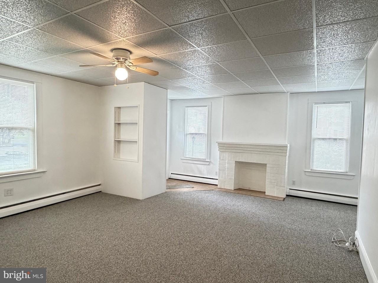 1087 Buttonwood Ave - Photo 3 of 16