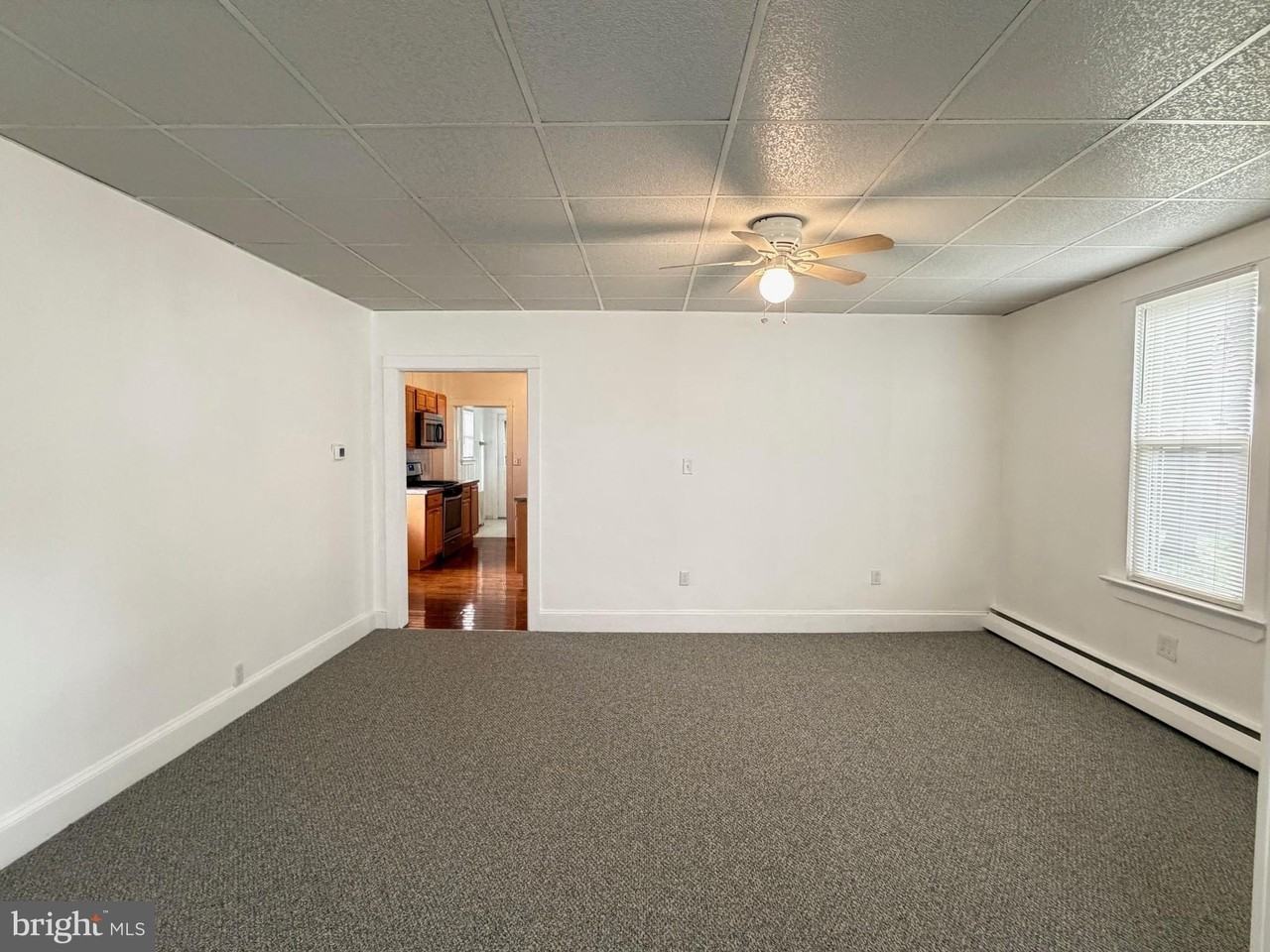 1087 Buttonwood Ave - Photo 4 of 16