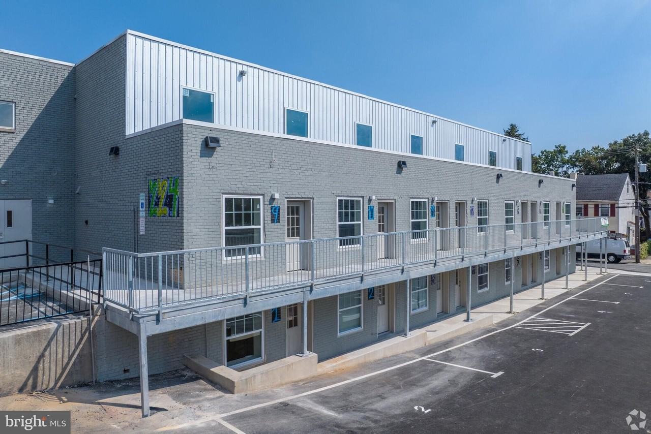 224 Hall St #14 - Photo 5 of 13