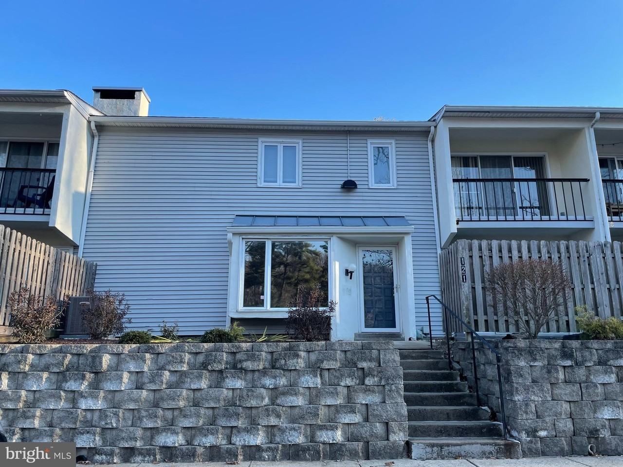 121 E Chelsea Cir - Photo 3 of 31