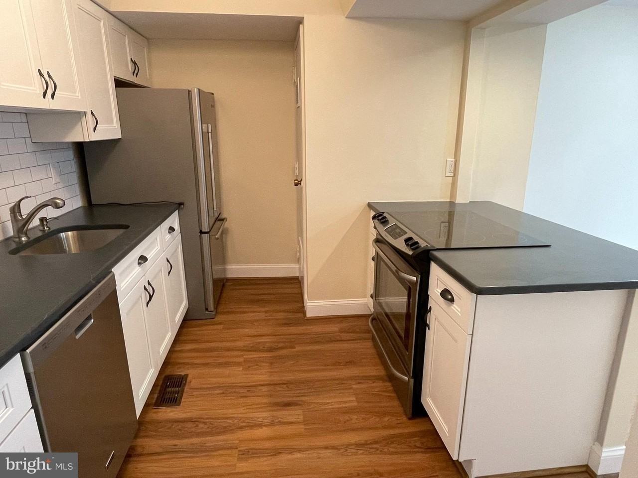 121 E Chelsea Cir - Photo 7 of 31