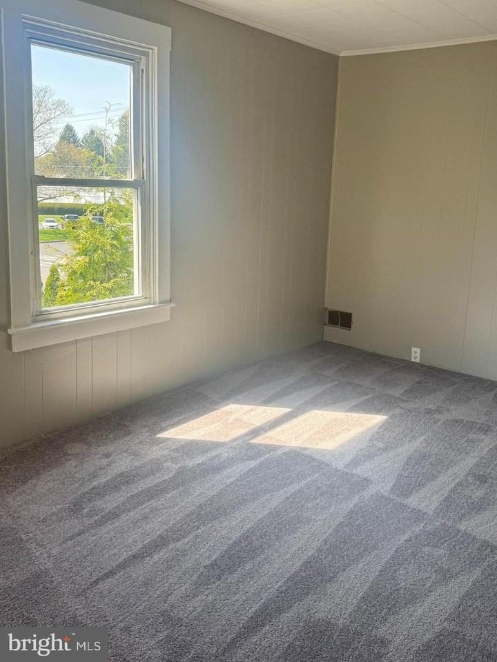 11 W 2nd Ave - Photo 7 of 8