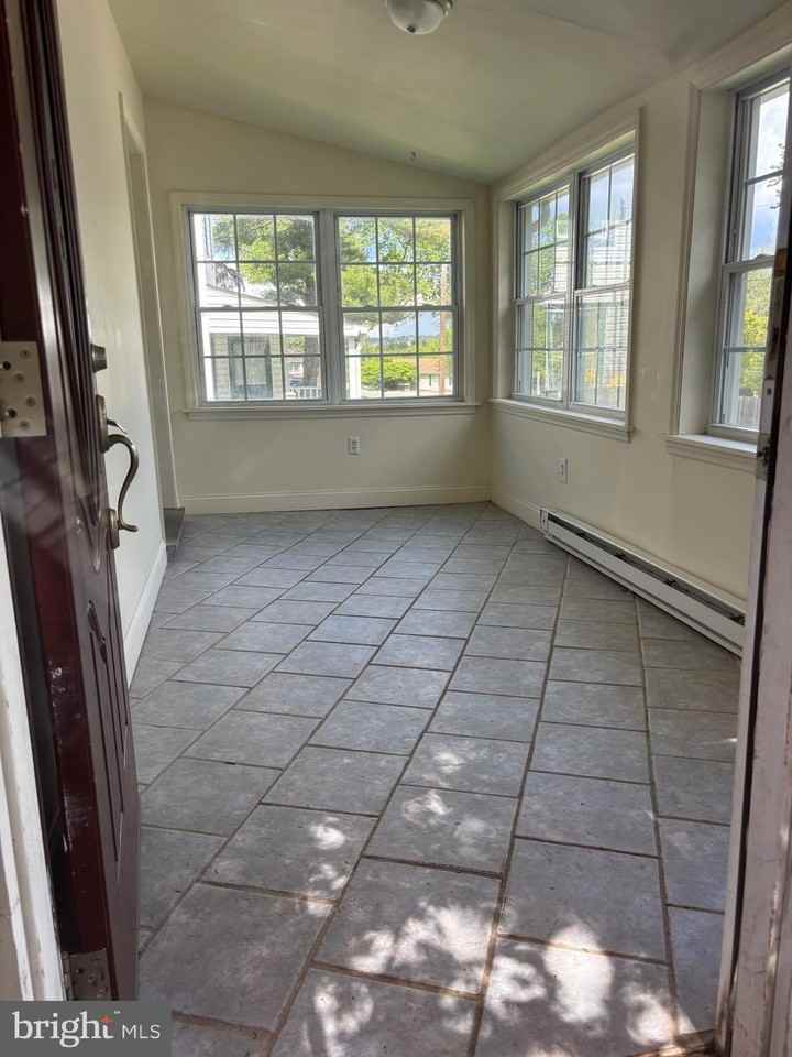 221 Summit Ave - Photo 2 of 15