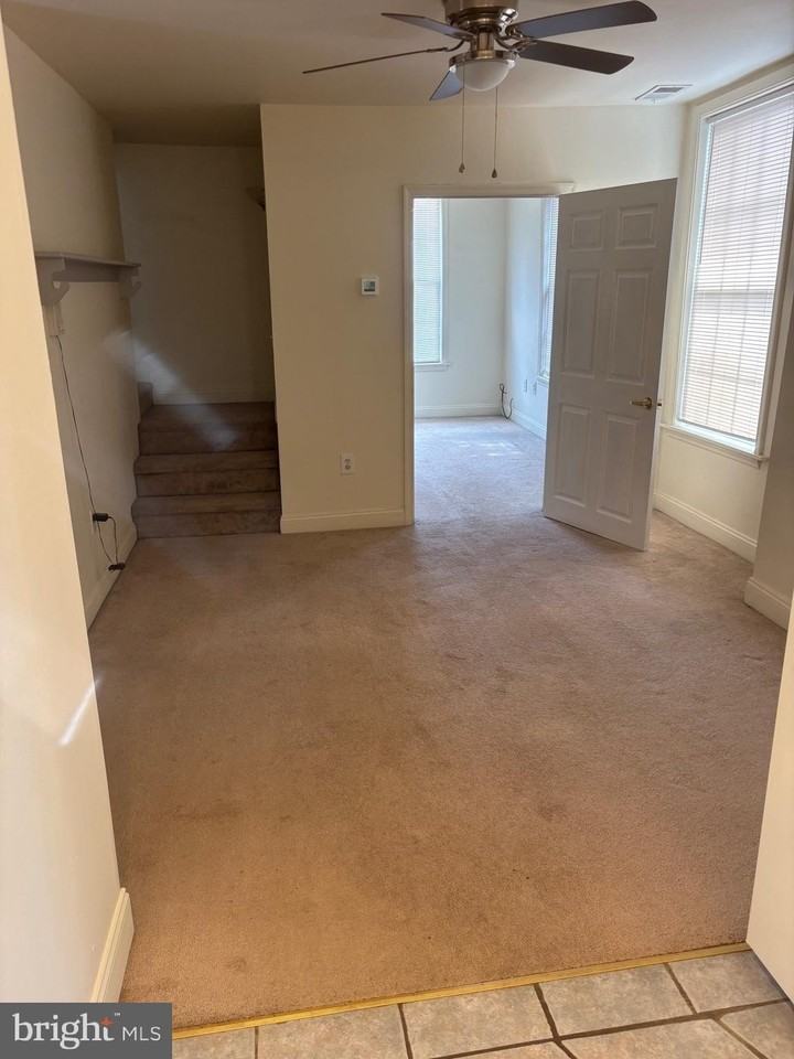 221 Summit Ave - Photo 4 of 15