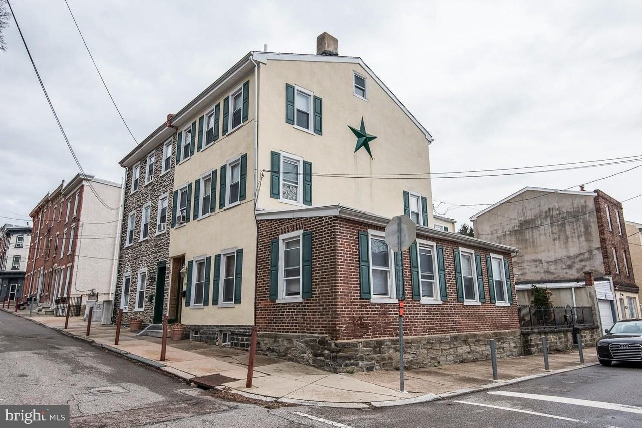 133 Dupont St - Photo 2 of 24