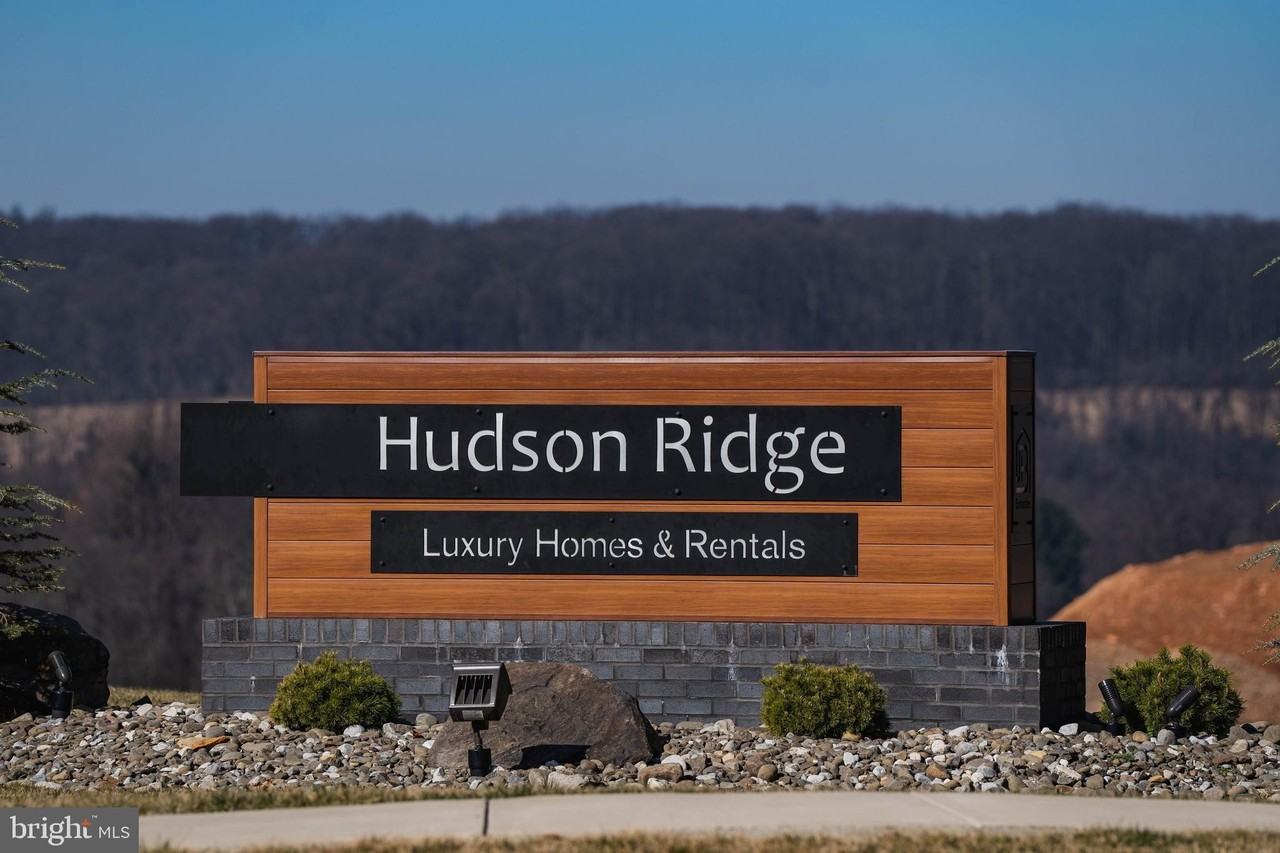 259 Stratford Dr - Photo 2 of 32