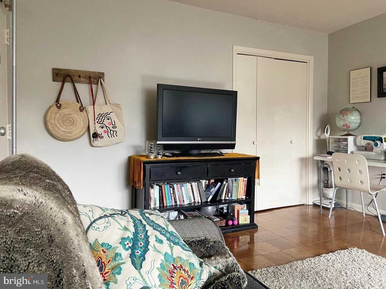 1601 19th St N #304 - Photo 4 of 10