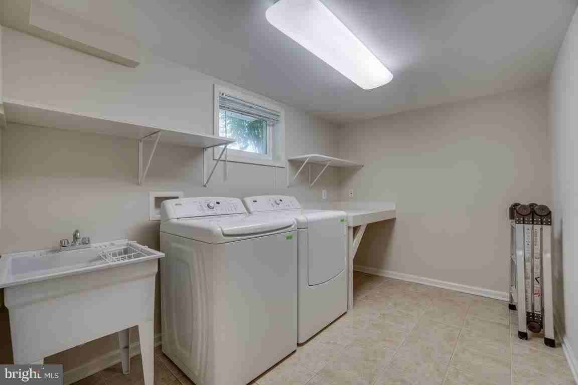 629 20th St S - Photo 3 of 38