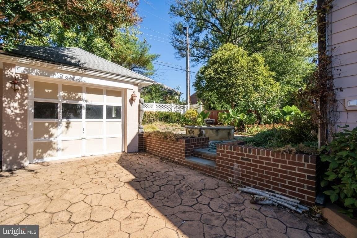 629 20th St S - Photo 7 of 38