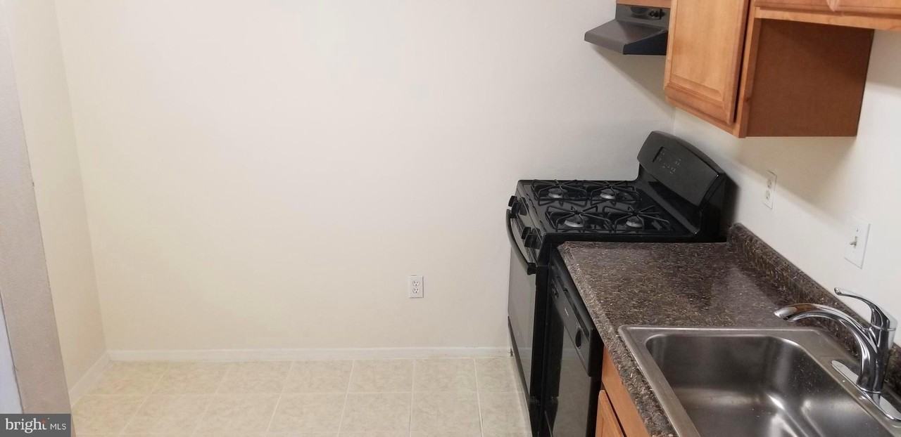 491 N Armistead St #101 - Photo 4 of 14