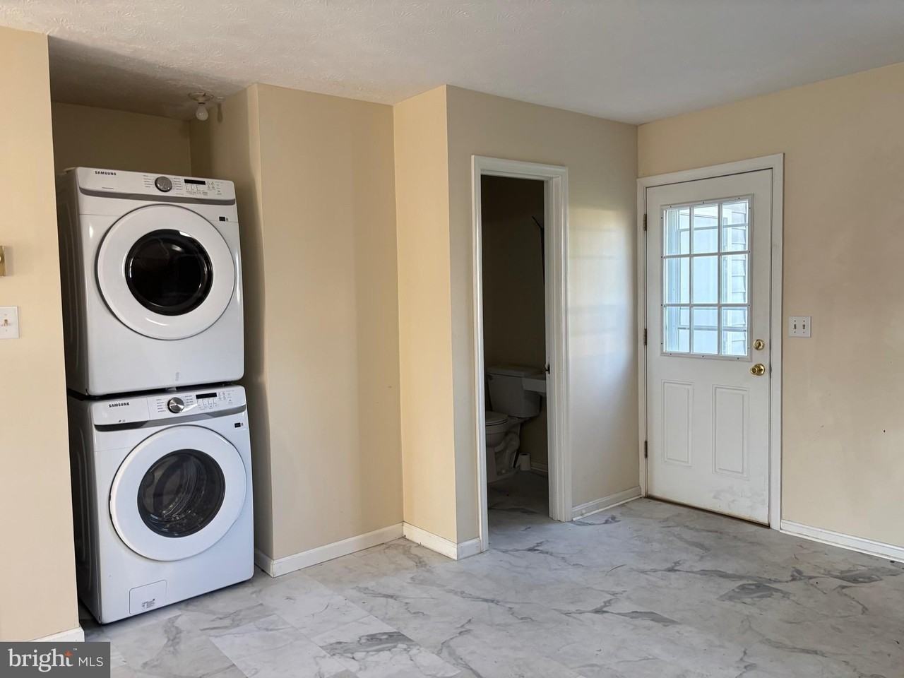 240 Nottoway Dr - Photo 3 of 9