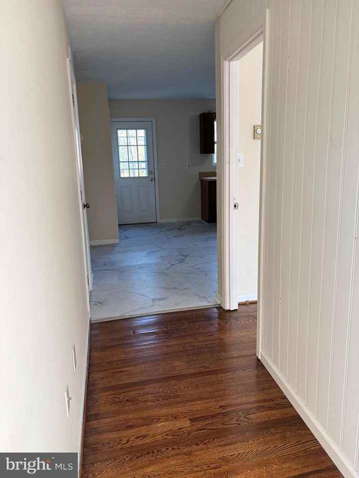 240 Nottoway Dr - Photo 5 of 9