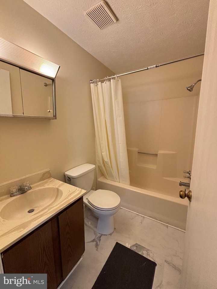 240 Nottoway Dr - Photo 6 of 9