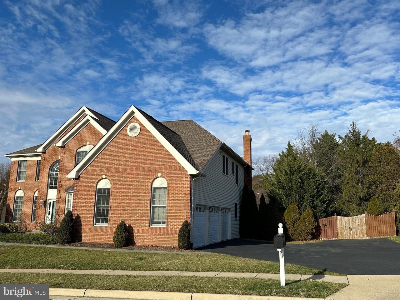 3215 Spring Rain Ct - Photo 3 of 39