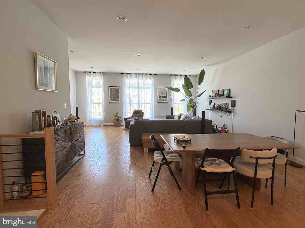 12305 W Oaks Dr - Photo 5 of 23