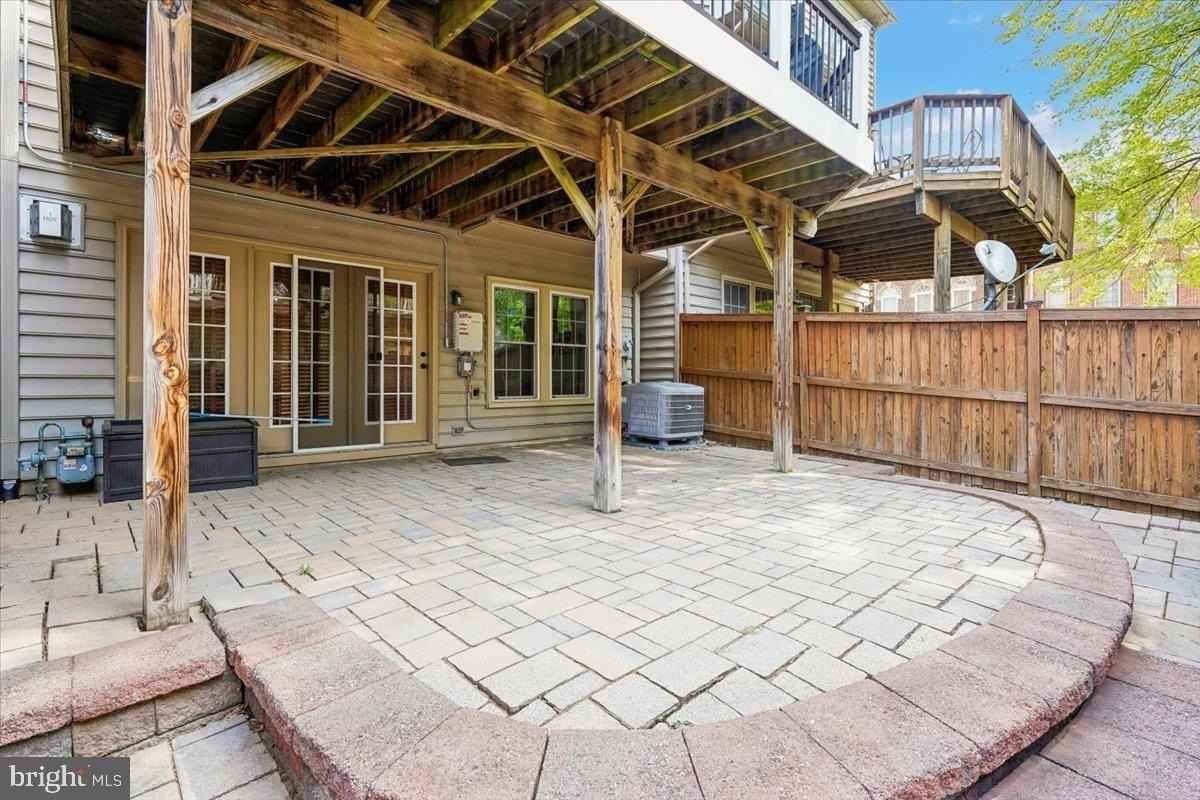 12484 Rose Path Cir - Photo 3 of 40