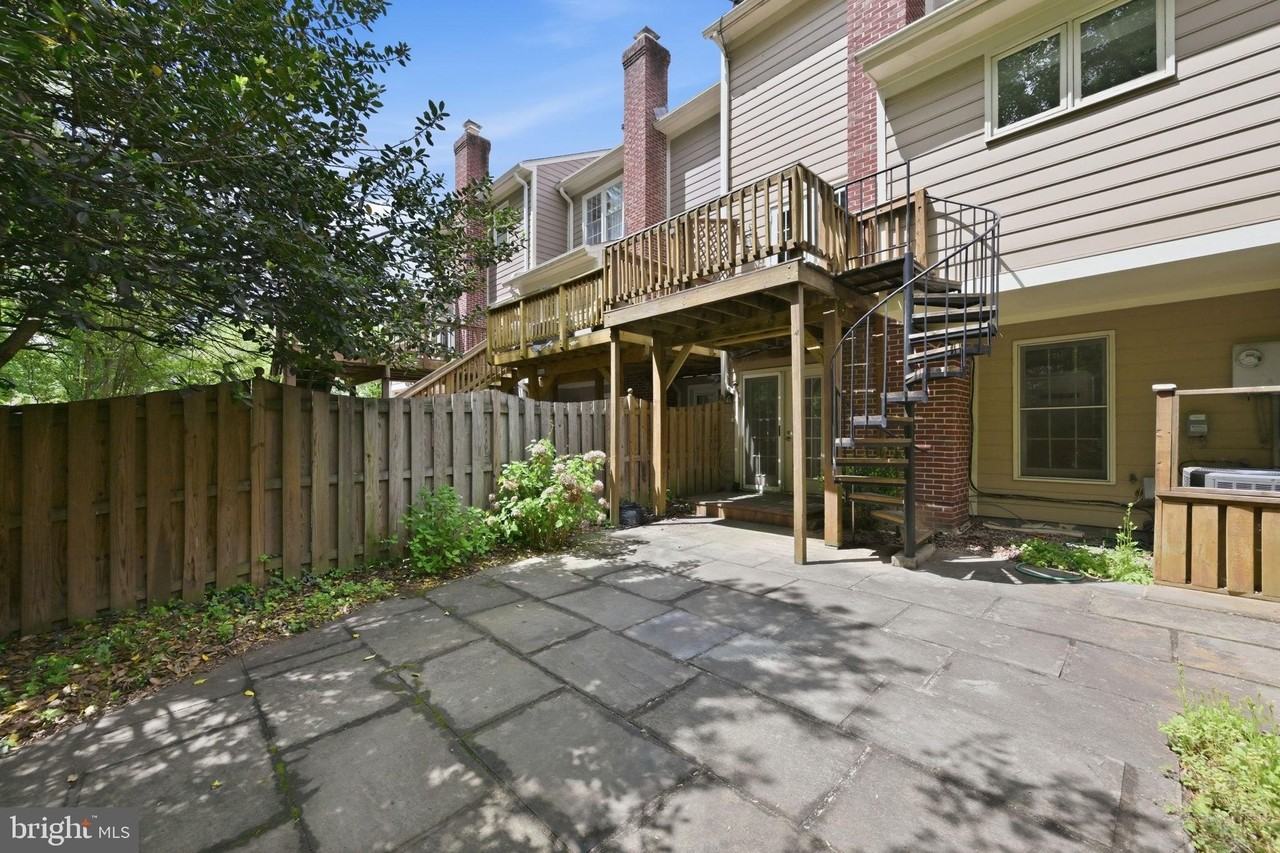 2009 Gervais Dr - Photo 7 of 19