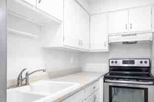 507 W 10th St #B - Photo 1 of 1