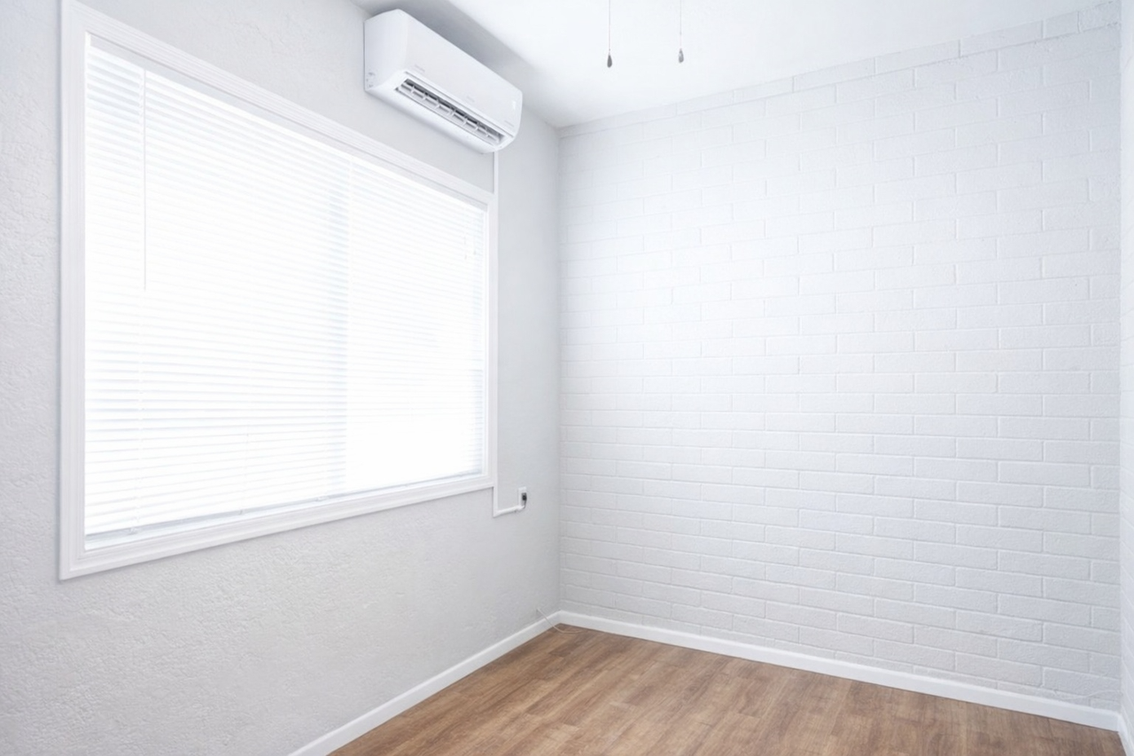 507 W 10th St #B - Photo 5 of 12