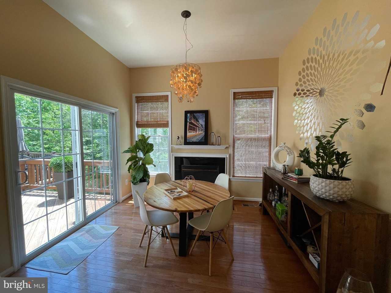 22098 Avonworth Sq - Photo 7 of 29