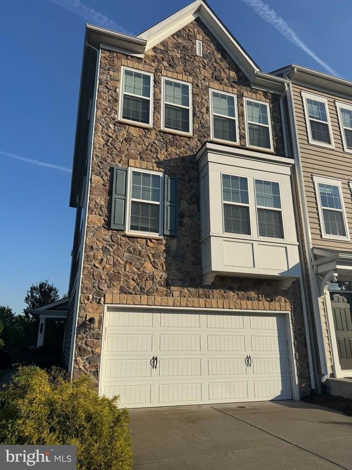 45029 Graduate Ter - Photo 2 of 21