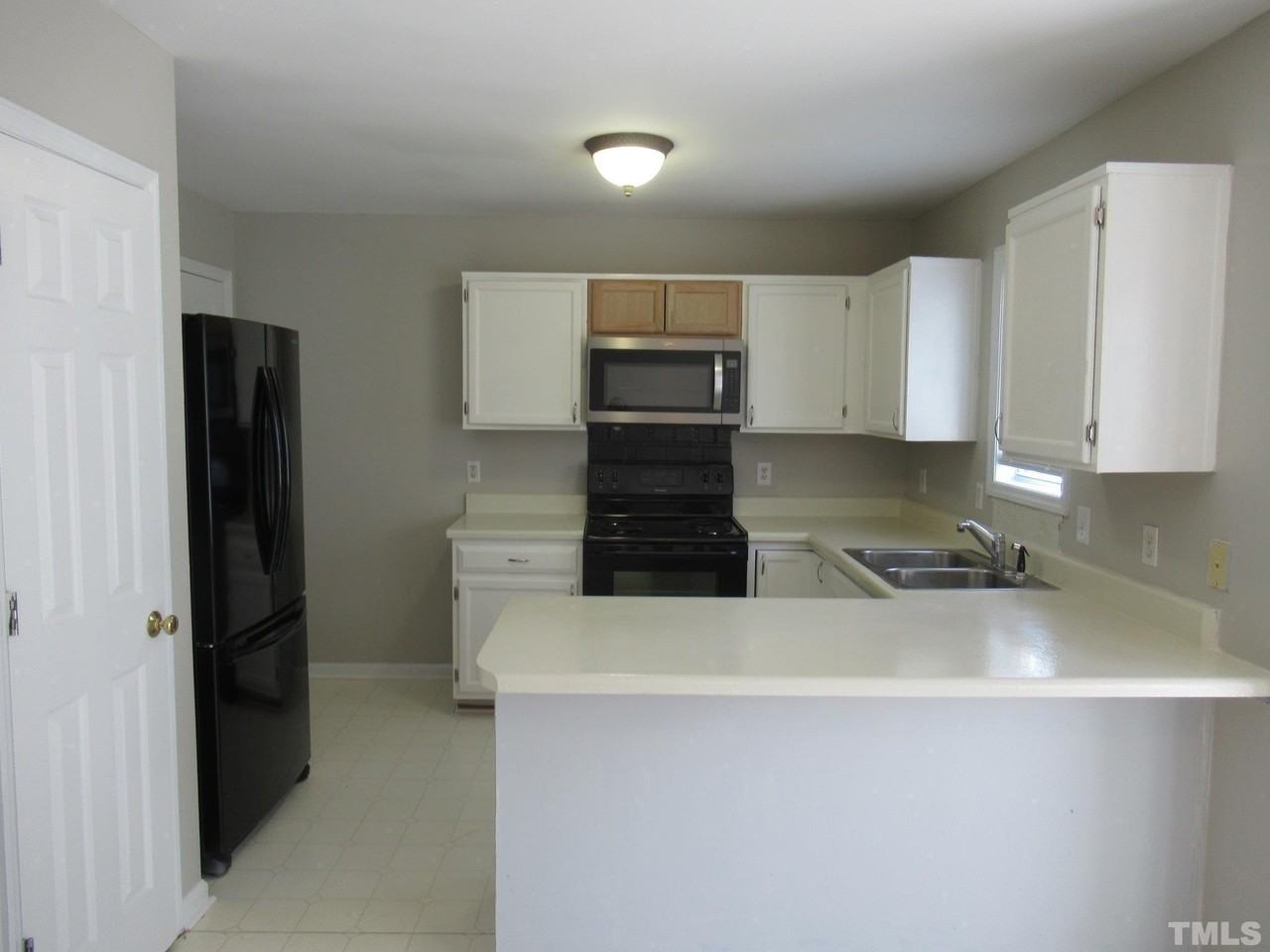 324 Springside Dr - Photo 3 of 14