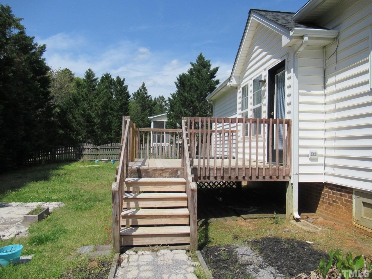 324 Springside Dr - Photo 4 of 14