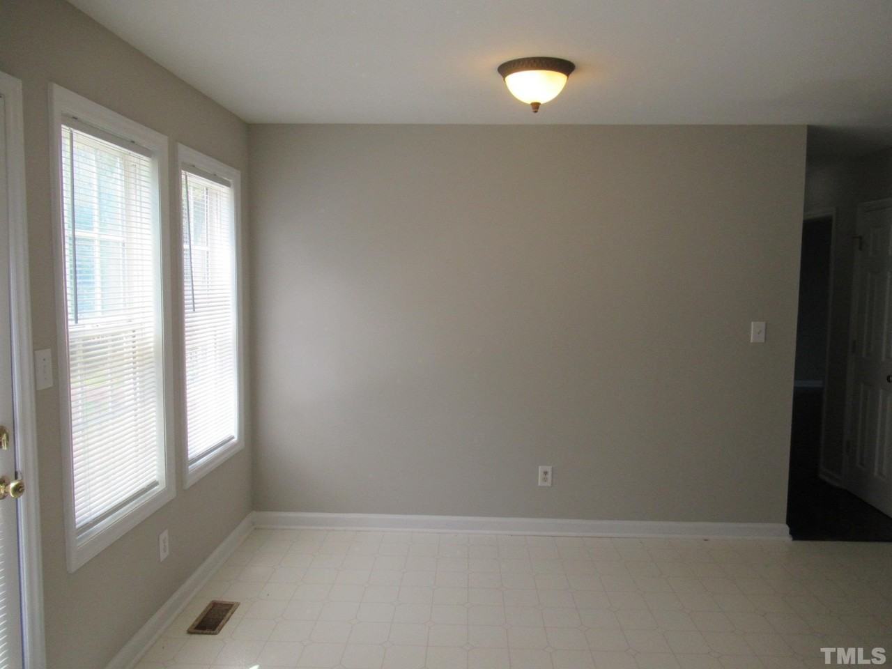 324 Springside Dr - Photo 7 of 14