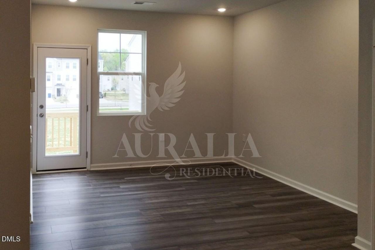 2405 Kasota Ln - Photo 6 of 24