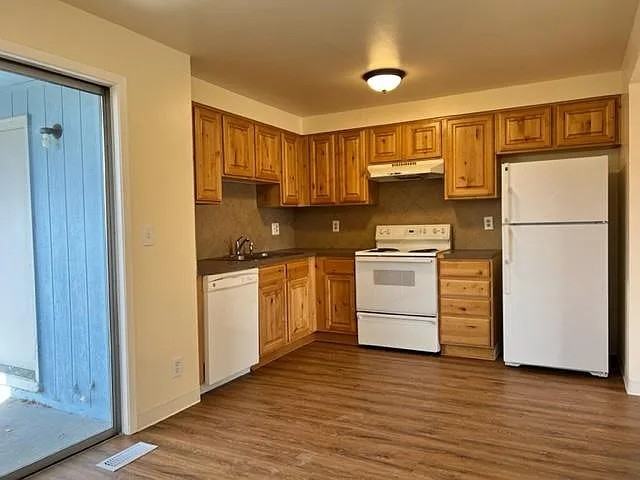 669 / 671 Brookside Ct - 669 #669 - Photo 2 of 20