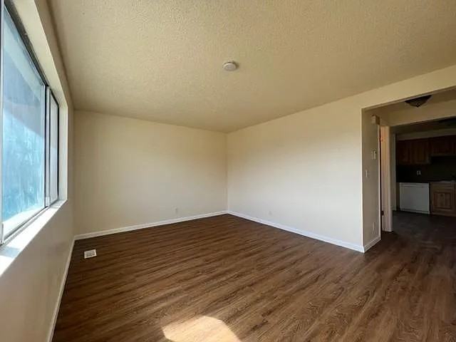 669 / 671 Brookside Ct - 669 #669 - Photo 4 of 20