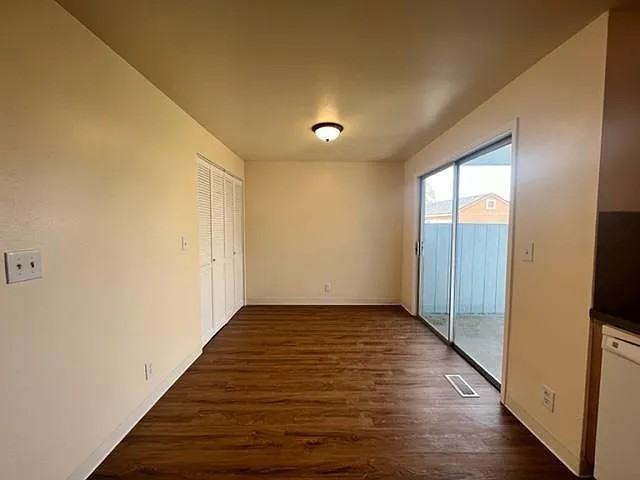 669 / 671 Brookside Ct - 669 #669 - Photo 5 of 20