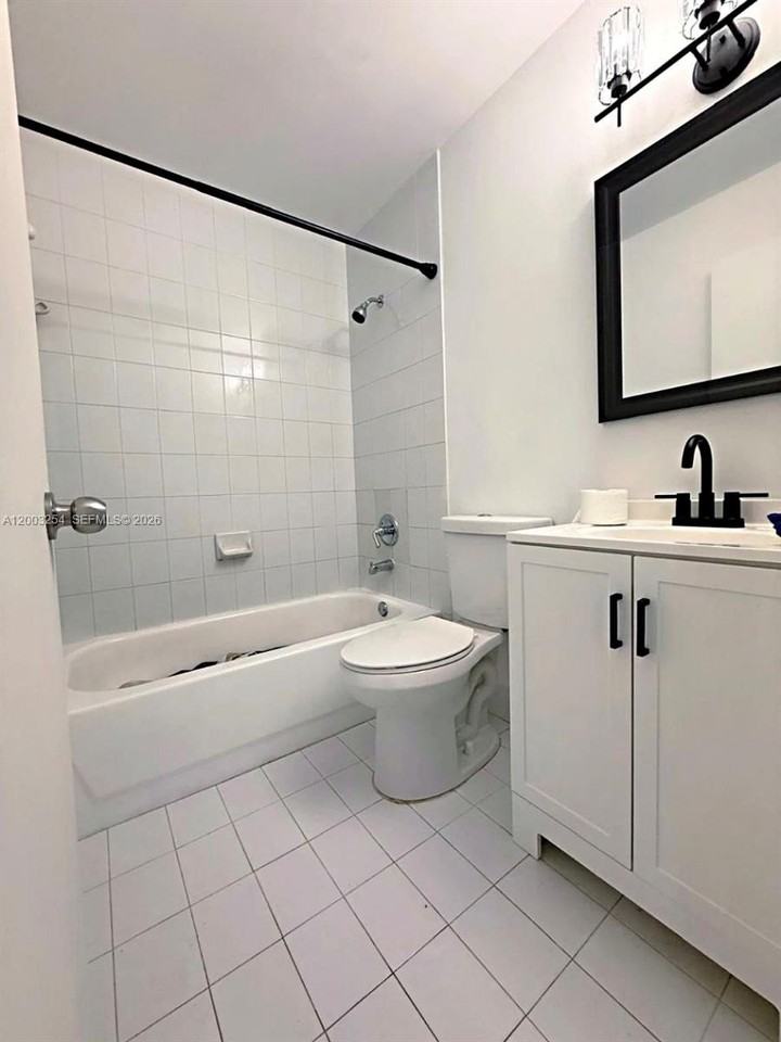 15490 Sw 134th Pl - Photo 3 of 8